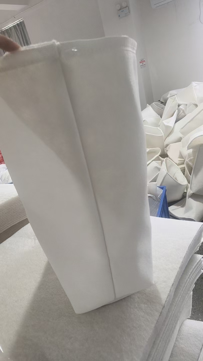 Sėkmingas 900 pritaikytų MERV8 filtrų maišelių pristatymas Kanados klientui
